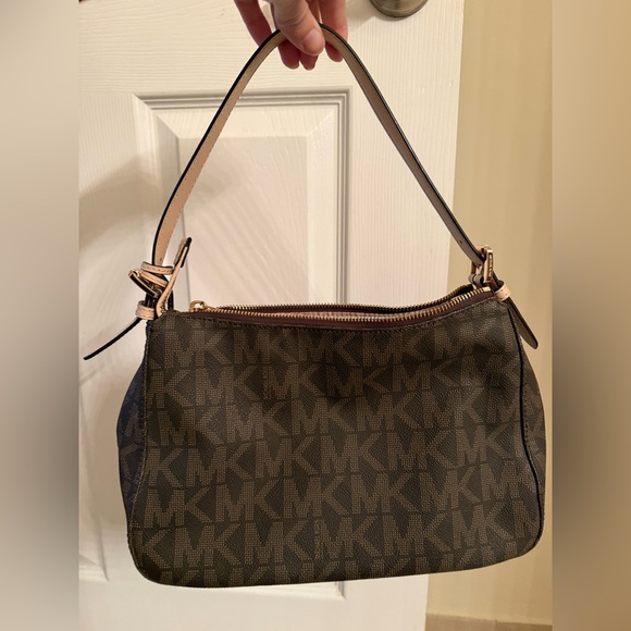 Michael Kors Black and Tan Logo Shoulder Bag - Picture 2 of 5